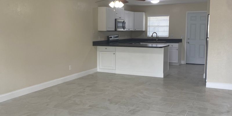 Edgewater Apartment: 2314 Fern Palm Dr