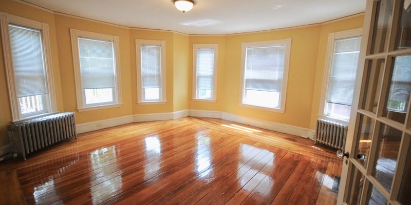 Boston Apartment: 18 Hinckley St