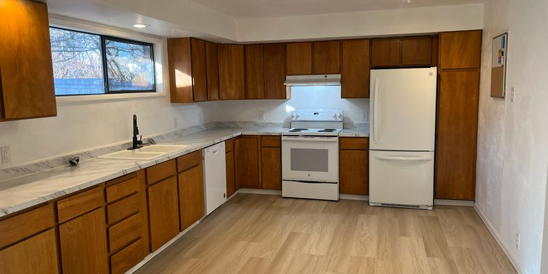 Moscow Apartment: 616 S Harrison St