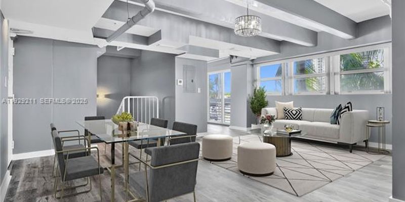 Miami Beach Condo: 4332 Collins Ave