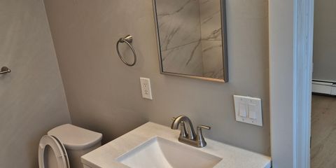 Bathroom 1.jpg