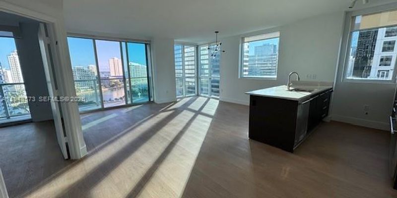 Miami House: 500 Brickell Ave