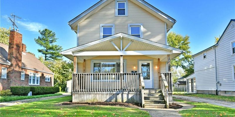 Warren House: 781 Oak Knoll Ave SE