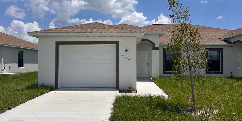Cape Coral House: 1006 NE 15th Ln