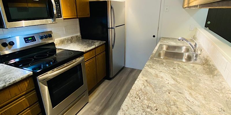 North Liberty Apartment: 125 E Zeller St