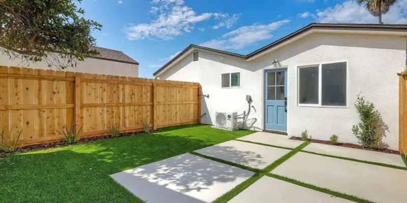 Imperial Beach Apartment: 1059 Emory St