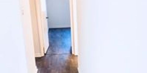12 oak hallway.jpg