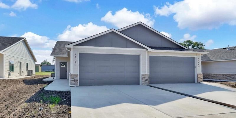 Goddard House: 16802 W Lawson St