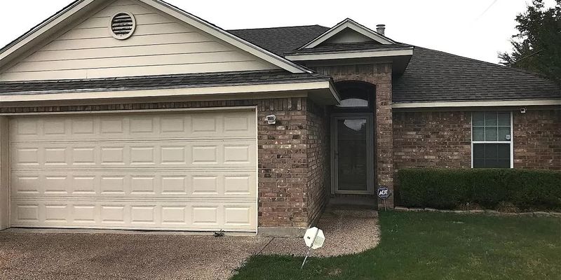 Waco Multiplex: 10168 Orchid Ln