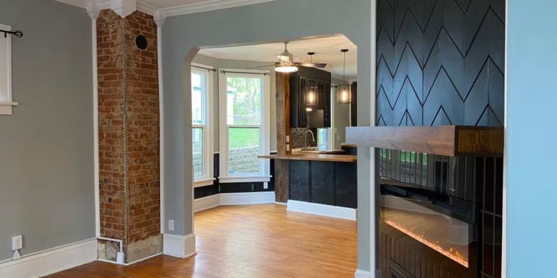 Saint Paul Apartment: 37 Wyoming St E