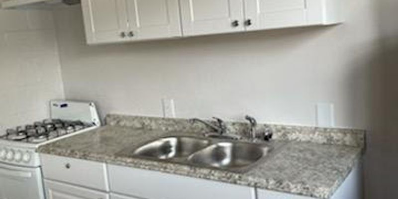 Albuquerque Apartment: 233 Dallas St NE