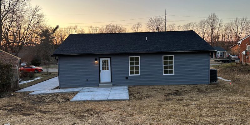 Louisville House: 11007 Thunder Dr