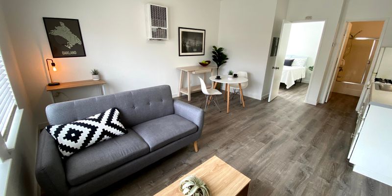 Oakland Apartment: 445 40th Street