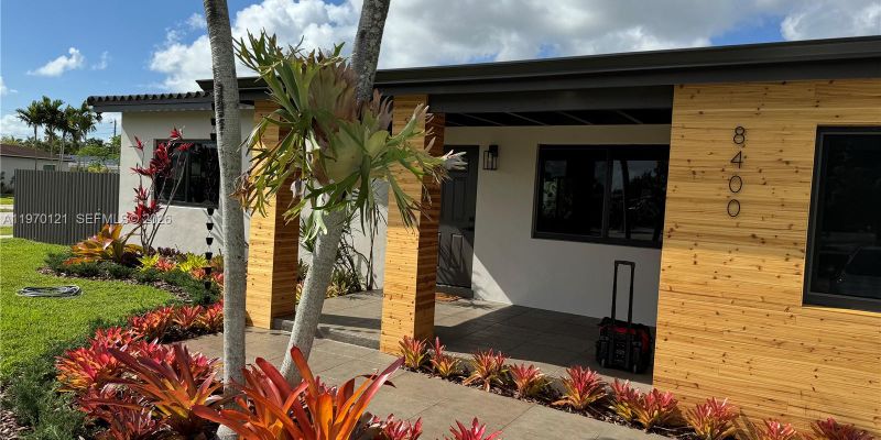 Miami House: 8400 SW 46th St #8400