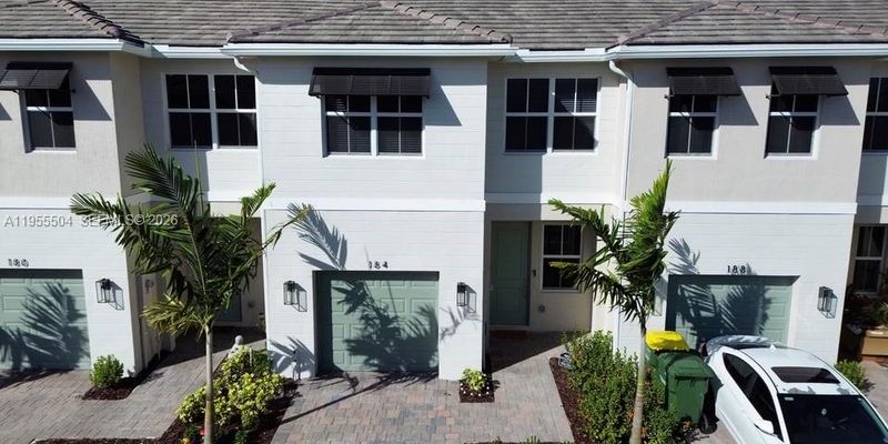 Homestead Townhome: 184 NE 13th Ter