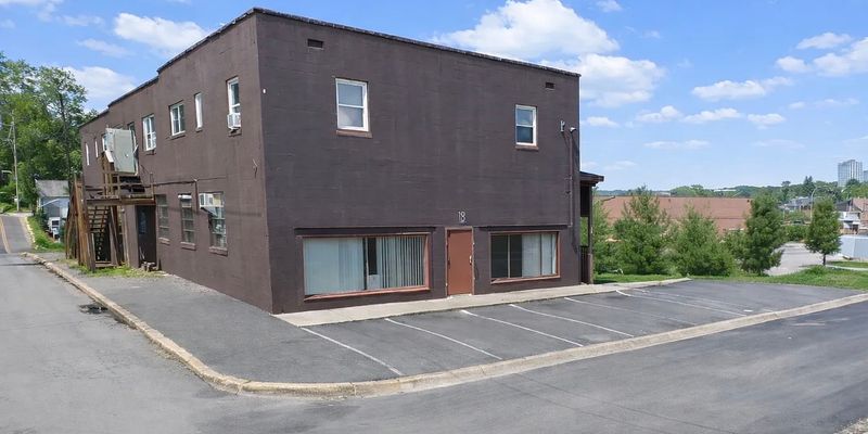 Westover Apartment: 18 Cleveland Ave