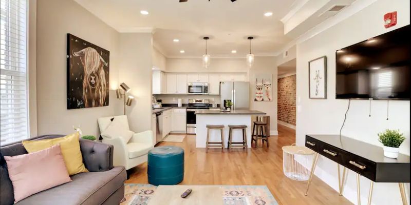 Memphis Apartment: 26 N McLean Blvd