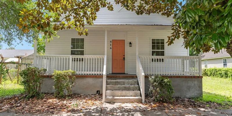 Wilmington House: 616 Wright St