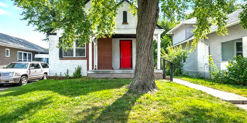 Indianapolis House: 2025 Mansfield St