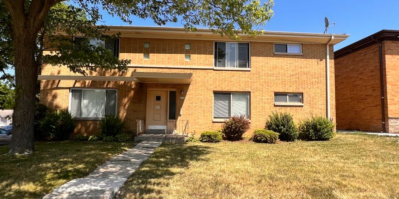 Milwaukee Apartment: 4476 N 76th St