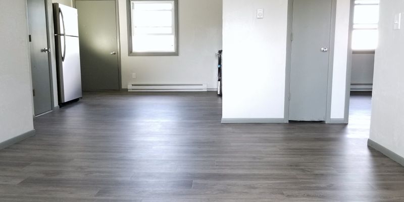 Neenah Apartment: 203 Clairmont Ct
