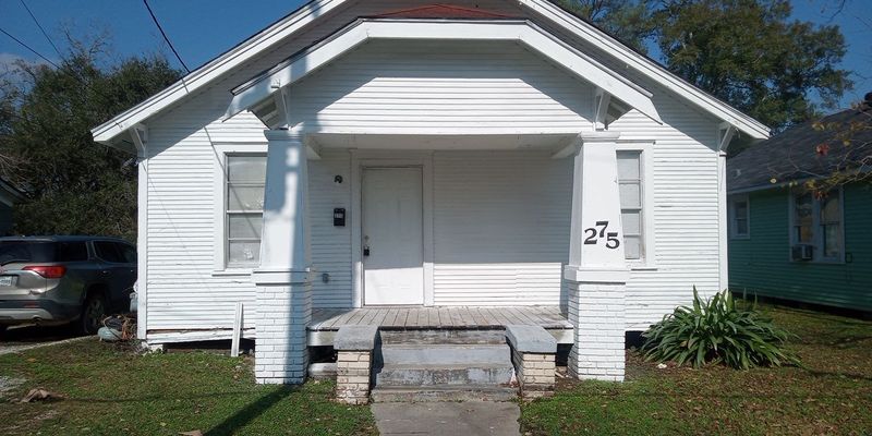 Beaumont House: 275 Adams St