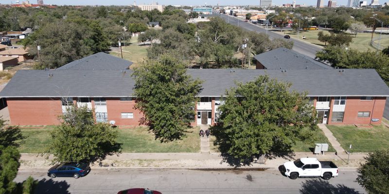 Lubbock Apartment: 1702, 1704, 1706, 2512 26th St