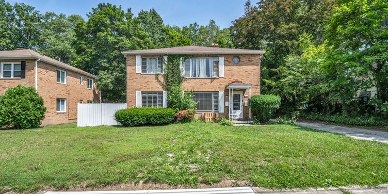 Akron House: 1787 Tanglewood Dr