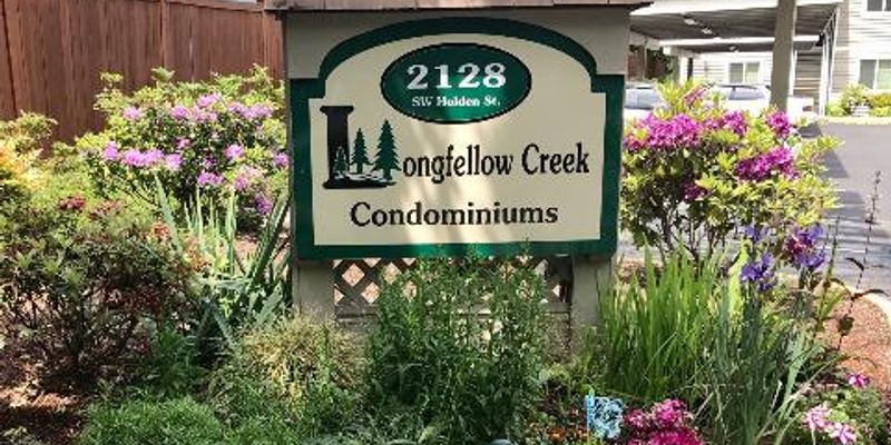 Seattle Condo: 2128 Southwest Holden Street