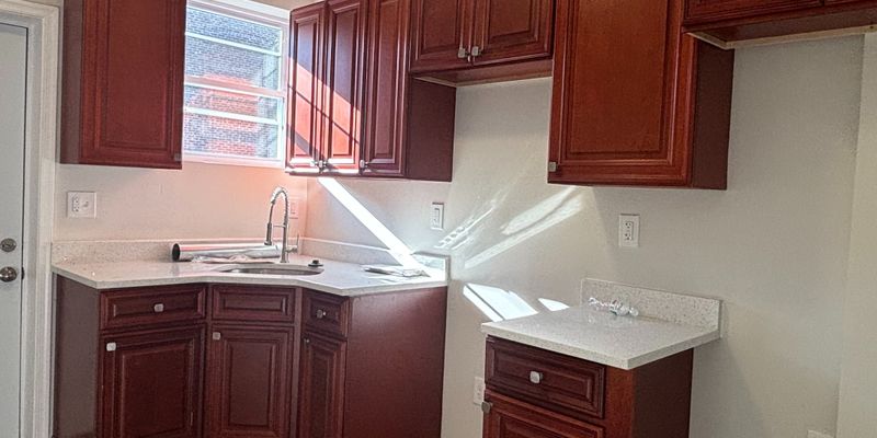 Baltimore House: 410 N Loudon Ave