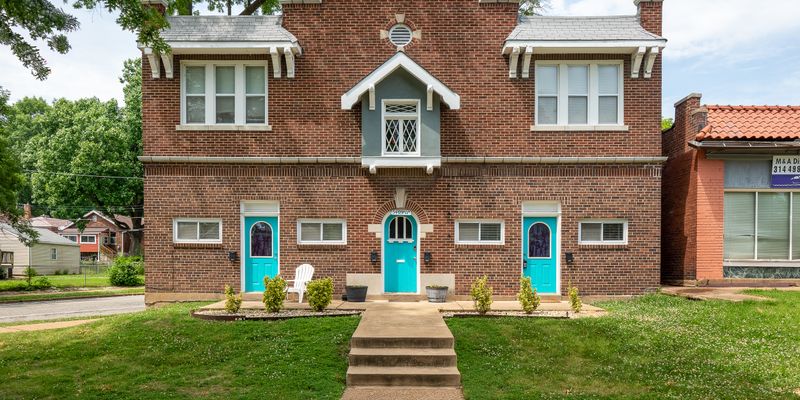 St. Louis Apartment: 5409 Lansdowne Avenue