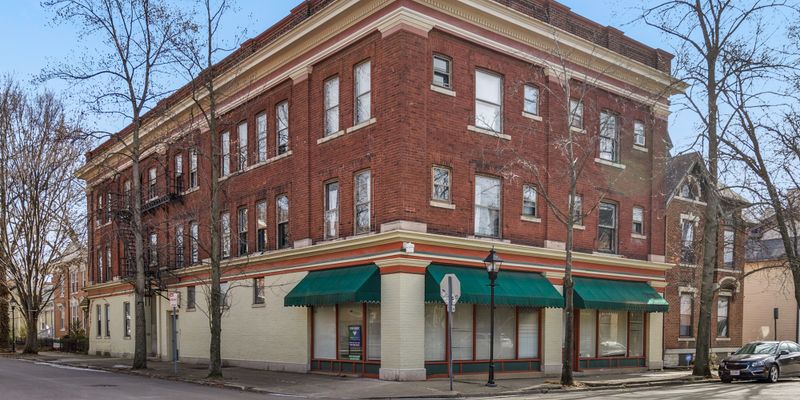 Dayton House: 104 Brown St