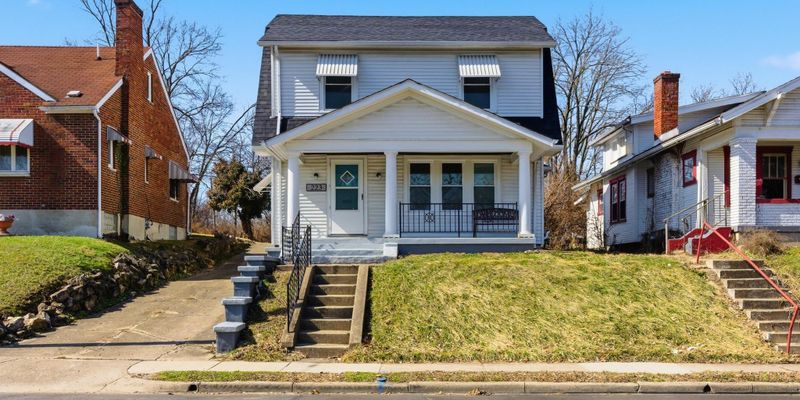 Dayton House: 223 Elmhurst Rd