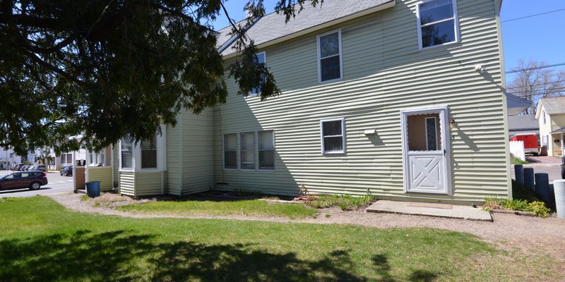 Burlington Apartment: 230 North Avenue
