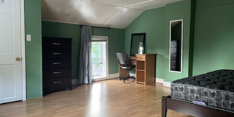 Ithaca House: 211 Prospect St