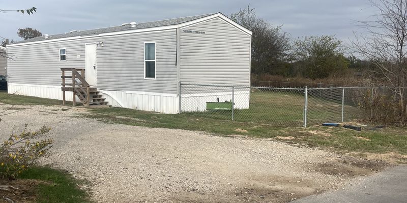 Bullard House: 11416 County Rd 152 W