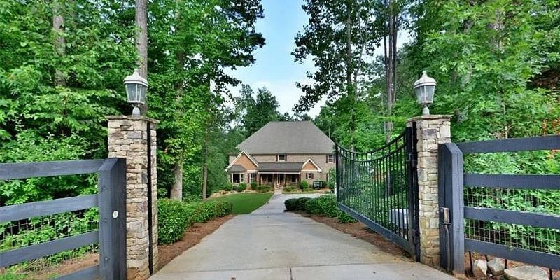 Suwanee House: 60 Johnson Rd