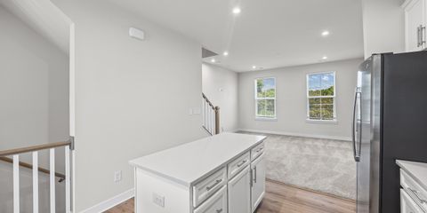 11-2833 Statesville Ave-11.jpg