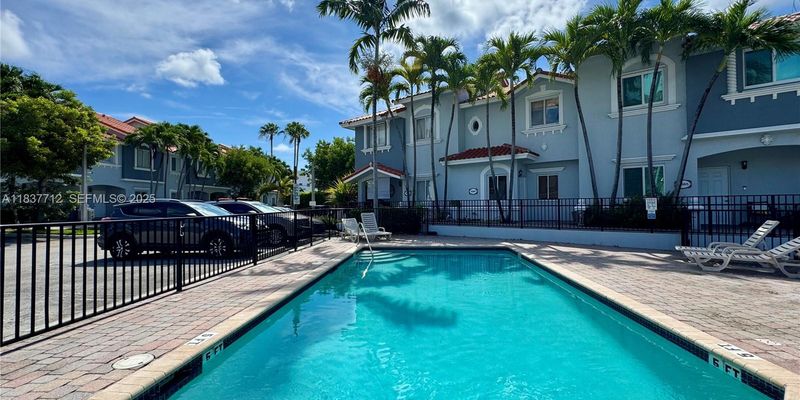 North Miami Townhome: 11667 NE 18th Dr