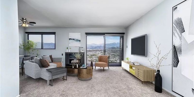 Los Angeles House: 2929 Waverly Dr