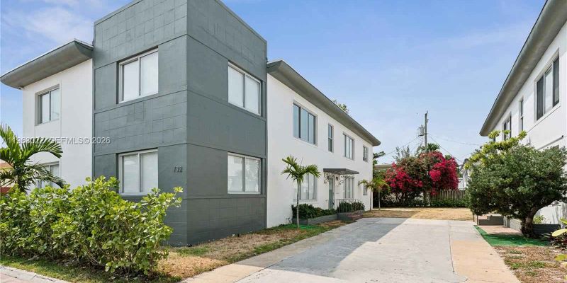 Miami Beach Apartment: 732 82nd St