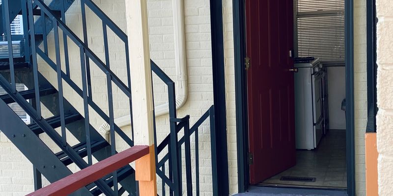 Pittsburgh Apartment: 1701 Brownsville Rd