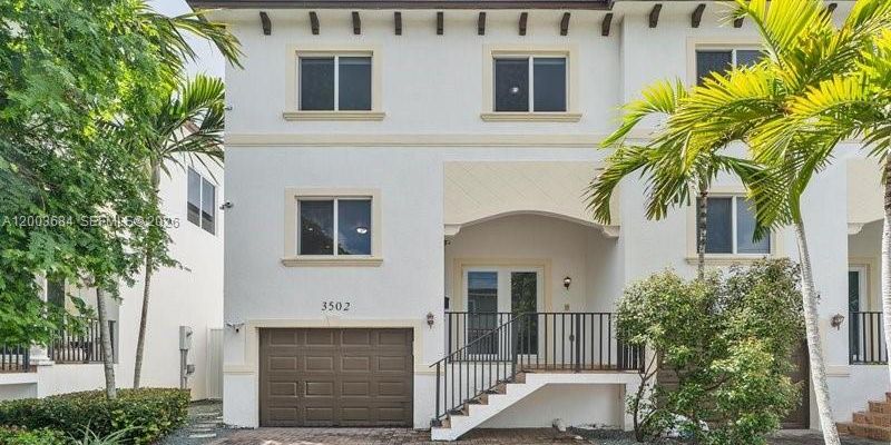 North Miami Beach House: 3502 NE 166th St
