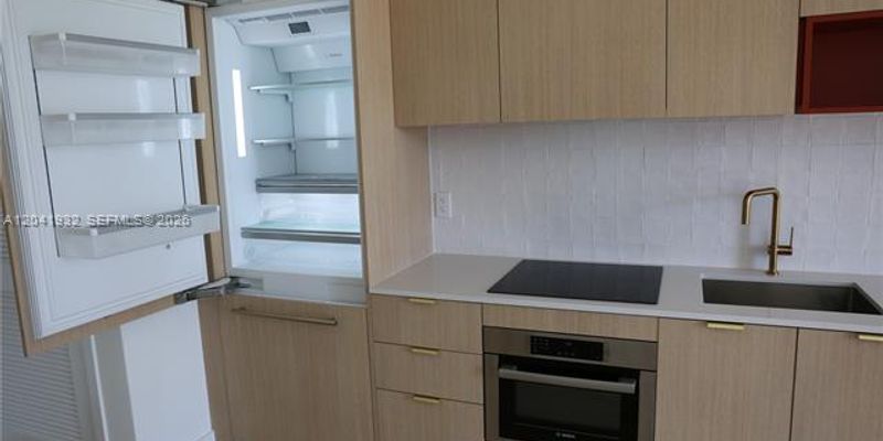 Miami Condo: 90 NE 32nd St
