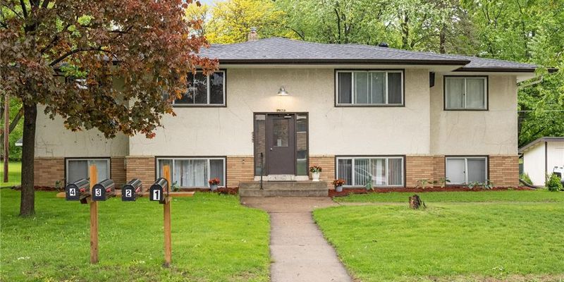 Newport Apartment: 1659 10th Ave