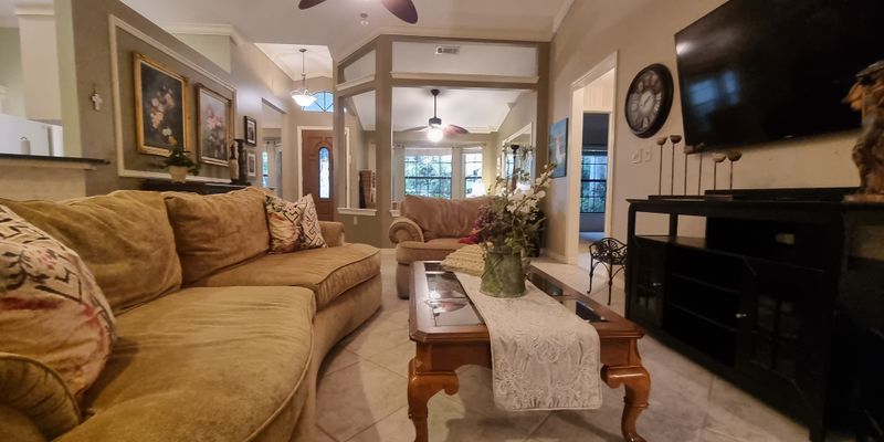 Kissimmee House: 317 Caen Ct