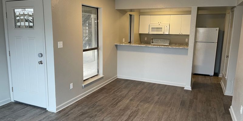 Kingston Apartment: 500 First St