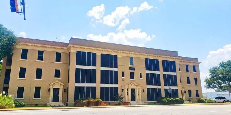 Albany Apartment: 104 S Jefferson St