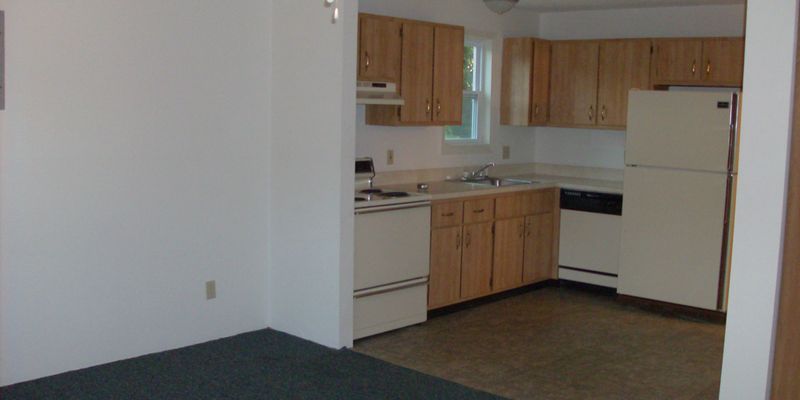 Fenton Apartment: 1220 Saline Rd