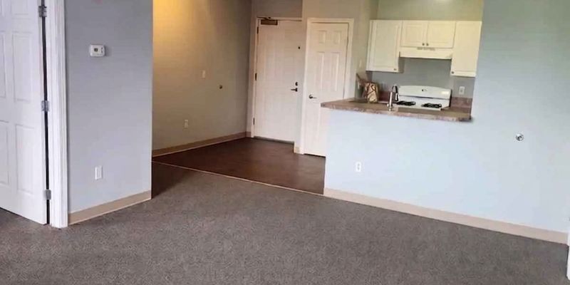 Middletown Apartment: 60 Ferry St